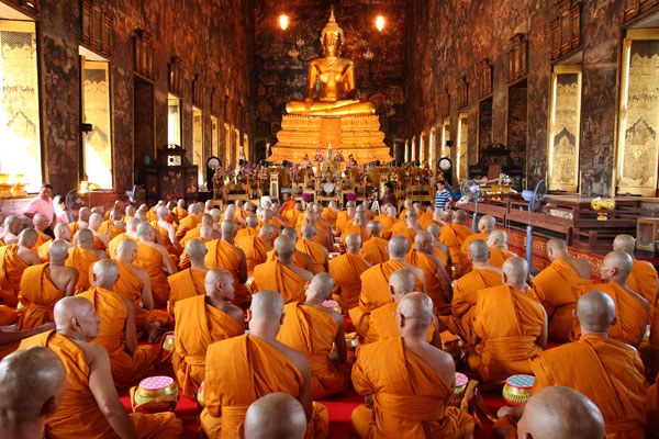 เข้าพรรษา 2569 บูชาพระเครื่ององค์ไหนดี ? เจาะกระแสพระดังที่กำลังมาแรงในวงการตอนนี้